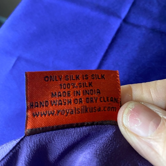 - 100% Silk Royal Silk top in purple with cap sleeves XXL layer or on it’s own - Picture 5 of 5